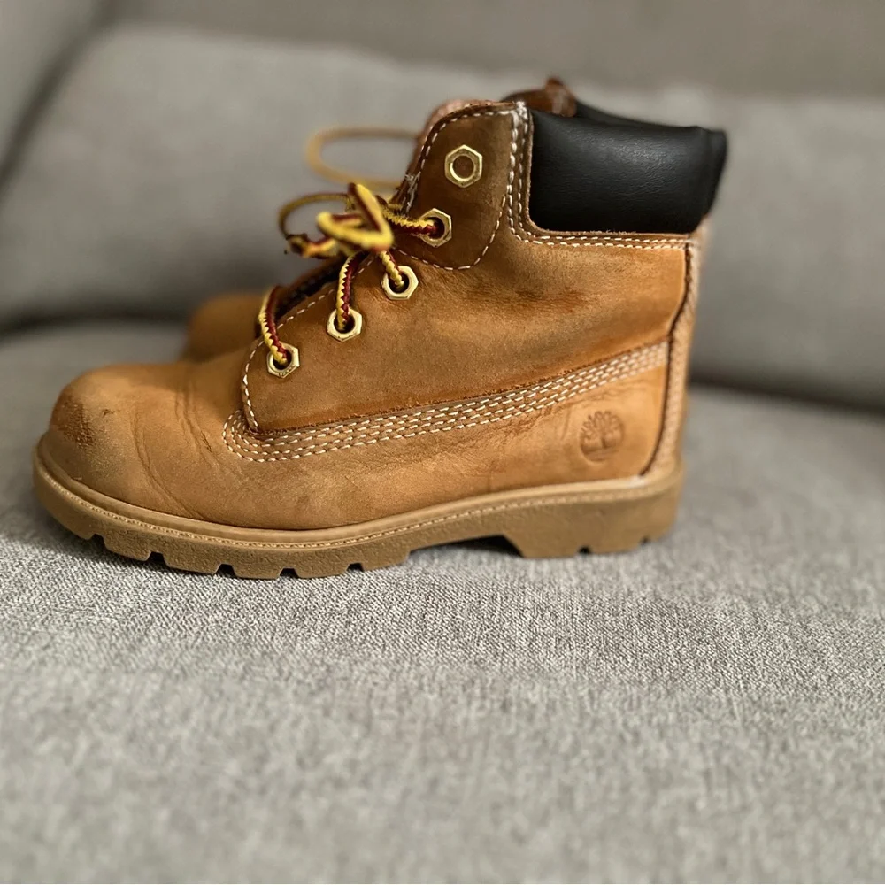 Boys size 10 Timberland boots - Picture 5 of 5